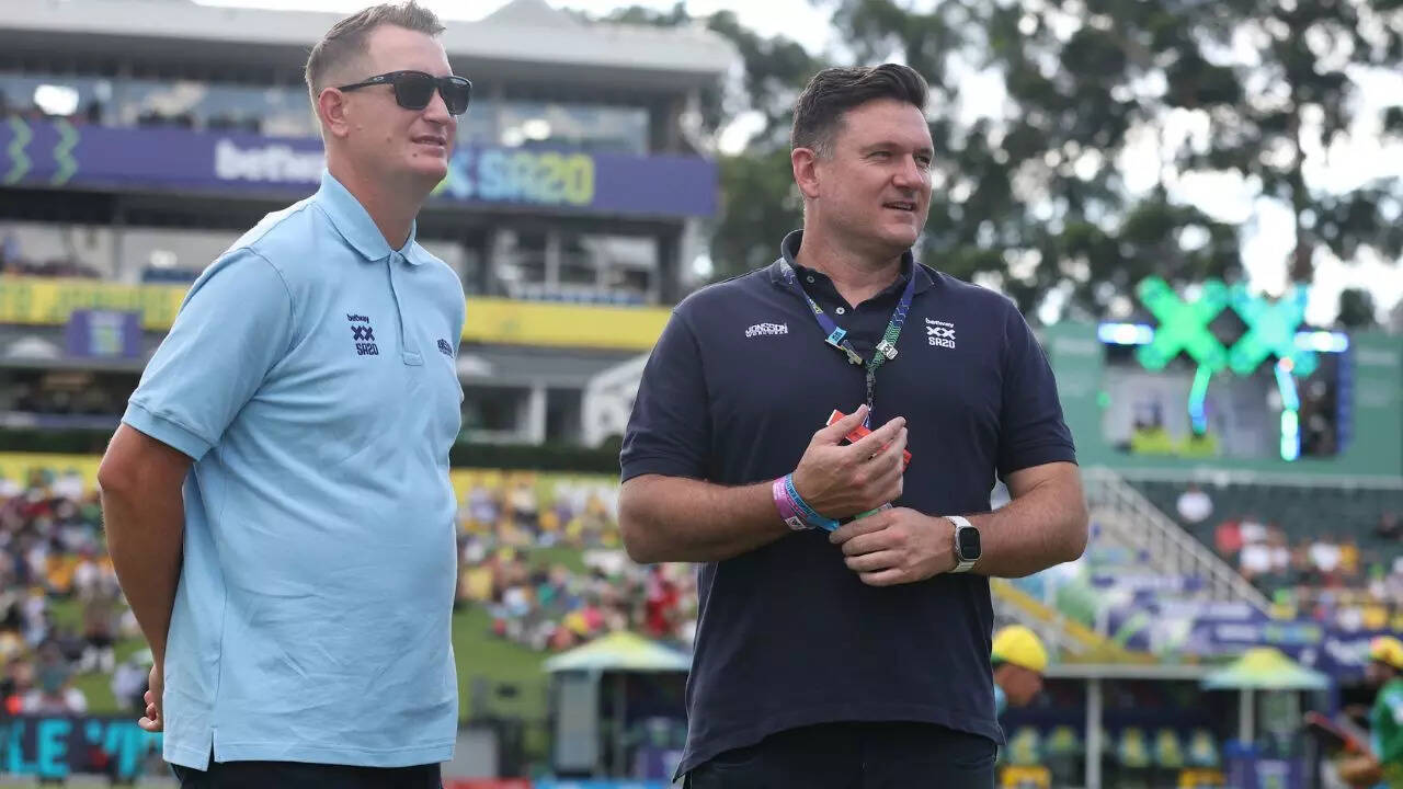 Graeme Smith Commissioner of SA2020 and Chris Morris cricket commentator during match 9 of the Betway SA20 season 4 between Joburg Super Kings (JSK) and The Durban Super Giants (DSG) held at the Wanderers Cricket Stadium in Sandton, Johannesburg , South Africa on the 1st January 2026 (Photo by Arjun SIngh / Sportzpics for SA20) Smith and Morris