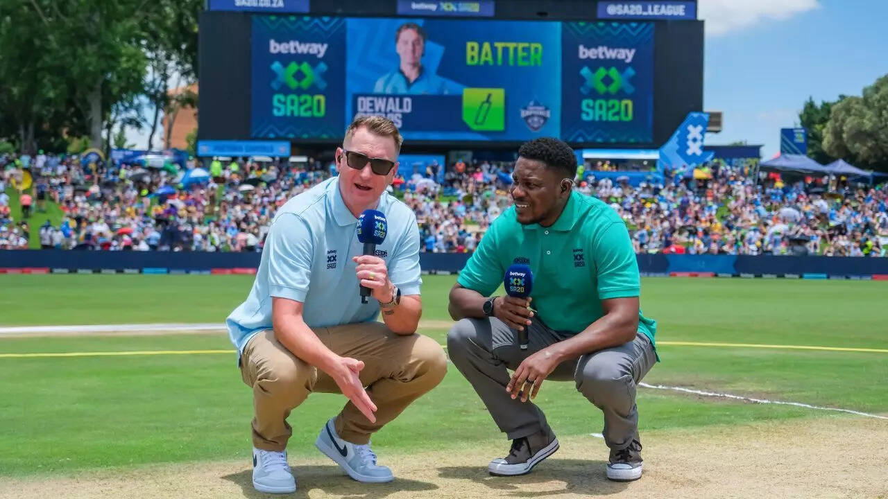 Commentators Chris Morris and Pommie Mbangwa check the pitch during match 2 of the Betway SA20 season 4 between Pretoria Capitals (PC) and Joburg Super Kings (JSK) held at the Supersport Park Stadium in Centurion , South Africa on the 27th December 2025. (Photo by Dom Barnardt / Sportzpics for SA20) Morris and Mbangwa