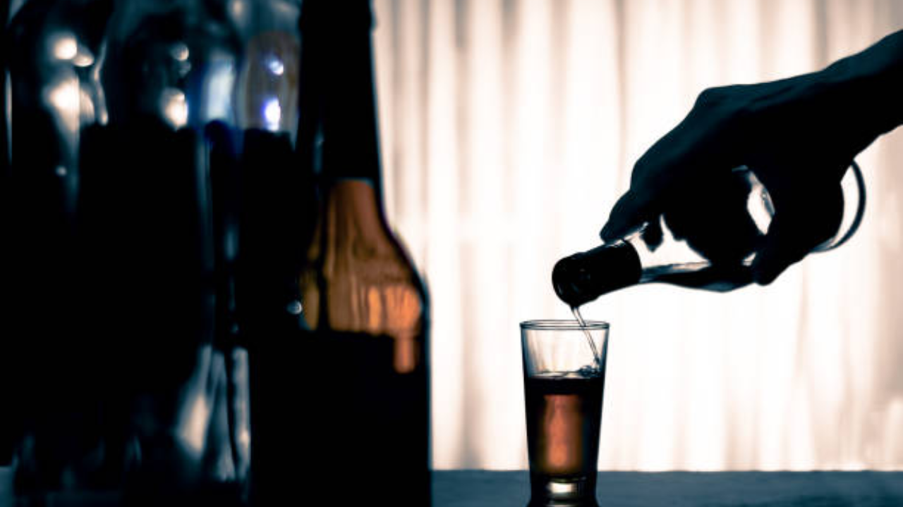 Do alcohol-free ‘only weekend drinking’ habits still damage the liver?