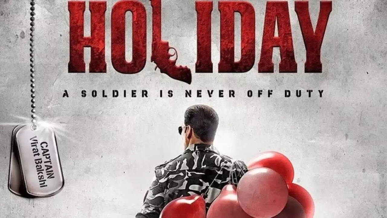 Akshay Kumar as Captain Virat Bakshi