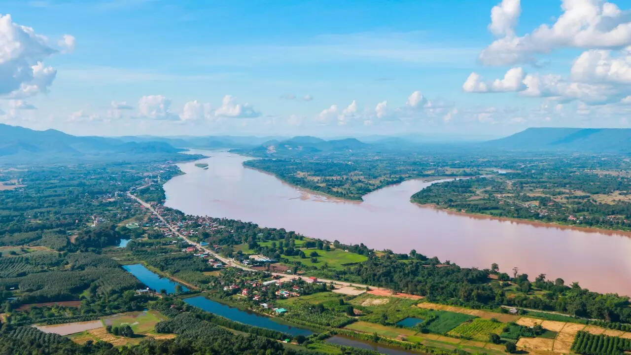 Does Mekong River flow backwards
