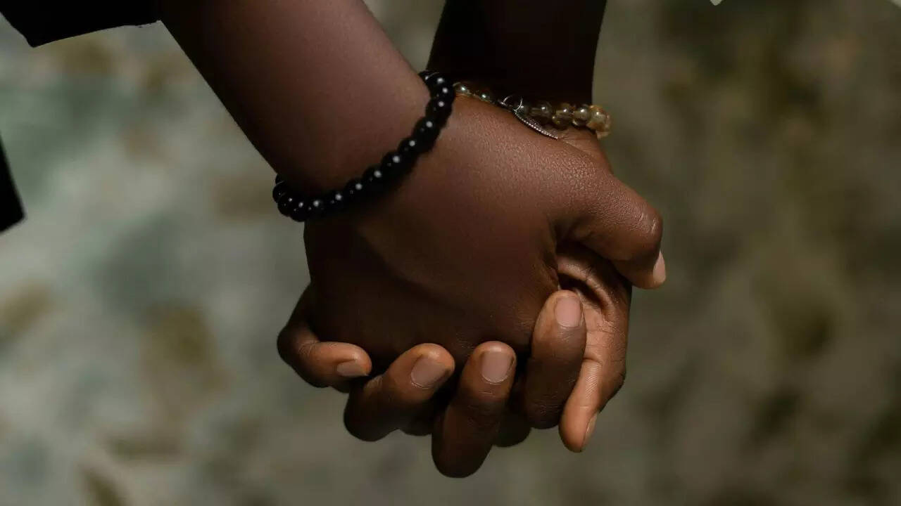 interlocked fingers and what it reveals about your relationship