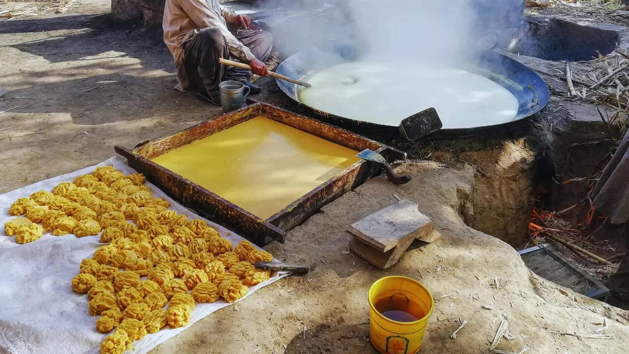Jaggery making process