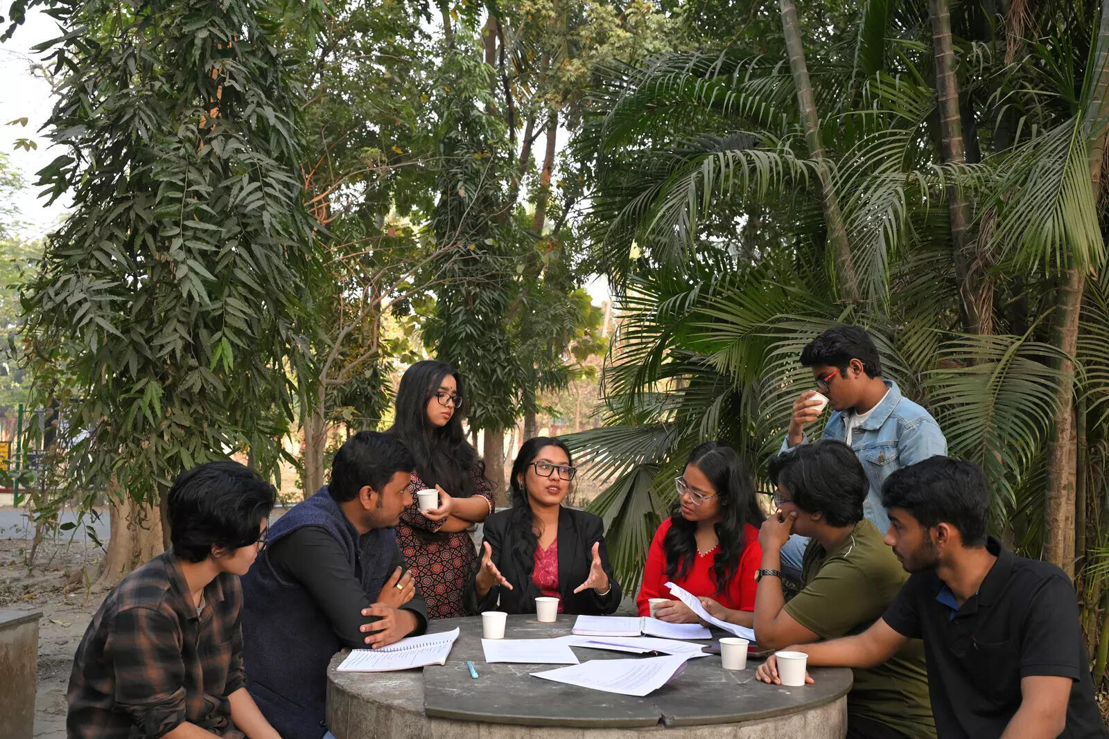 (From left) Nandini Mukherjee, Tirtharaj Bardhan, Koushani Chakraborty, Anwesha Pal, Kangkana Roy, Anurag Baidya, Devasmita Dutta & Neel Mitra from Jadavpur University P4_SS_JU university (4)