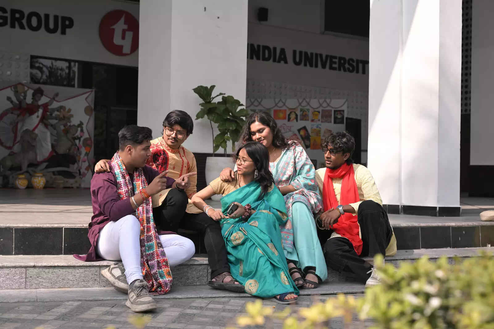 (From left) Chirag Kalyani, Sagnik Ghosh, Sharanya Sinha, Nilanjana Malakar & Swapnil Roy from Techno India University P4_SS_Techno India (1)