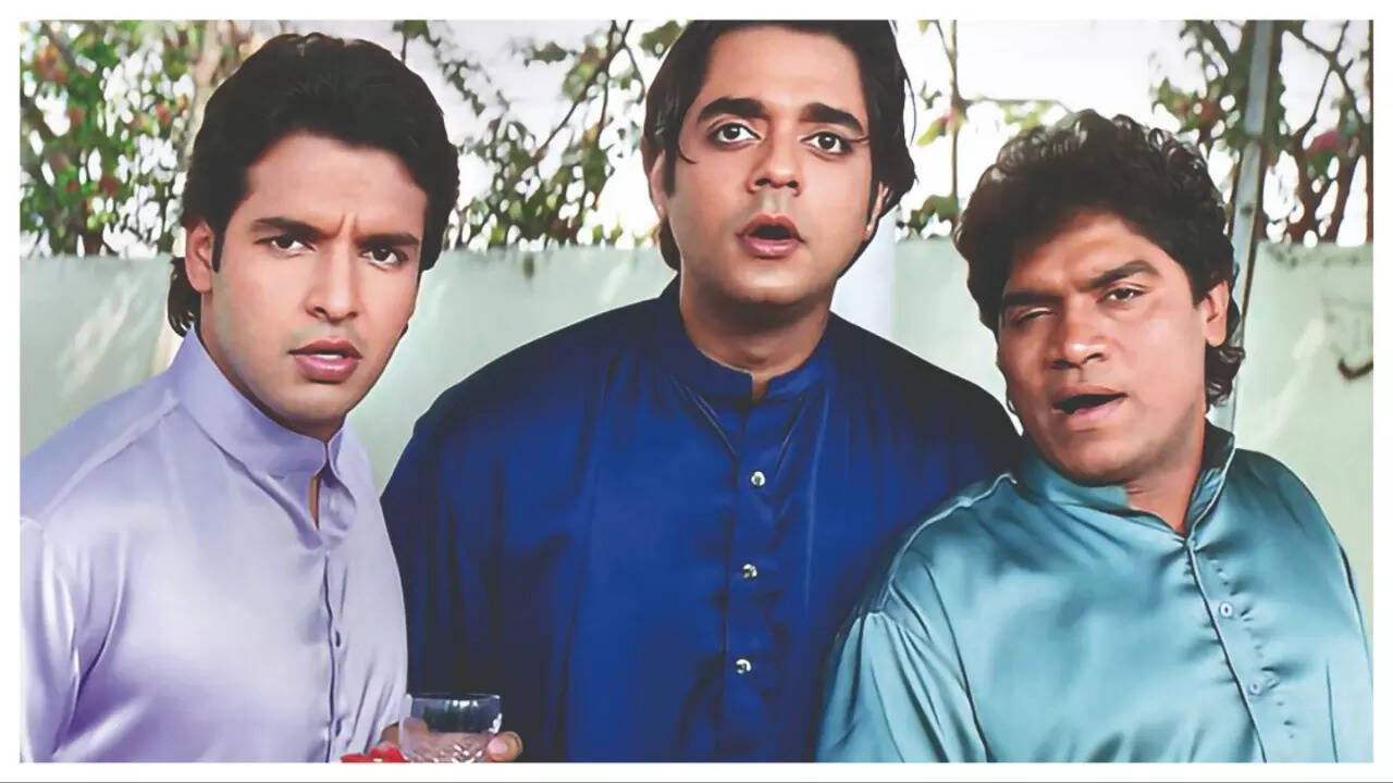 Venay in a still from Aamdani Atthani Kharcha Rupaiyaa