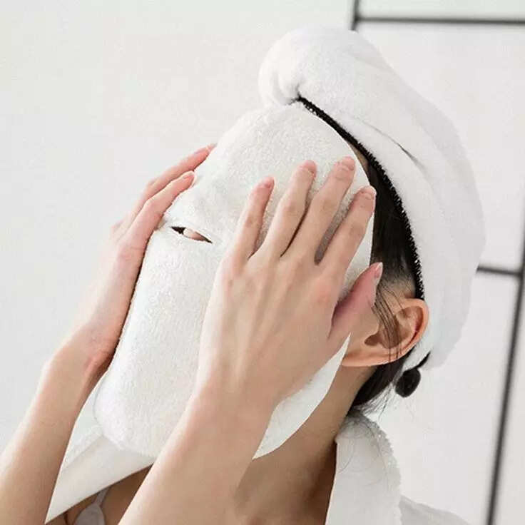 ​Face Lifting Mask Trend: Cold Compress And O​ther Free Alternatives for a Snatch Jawline and Tighter Skin​