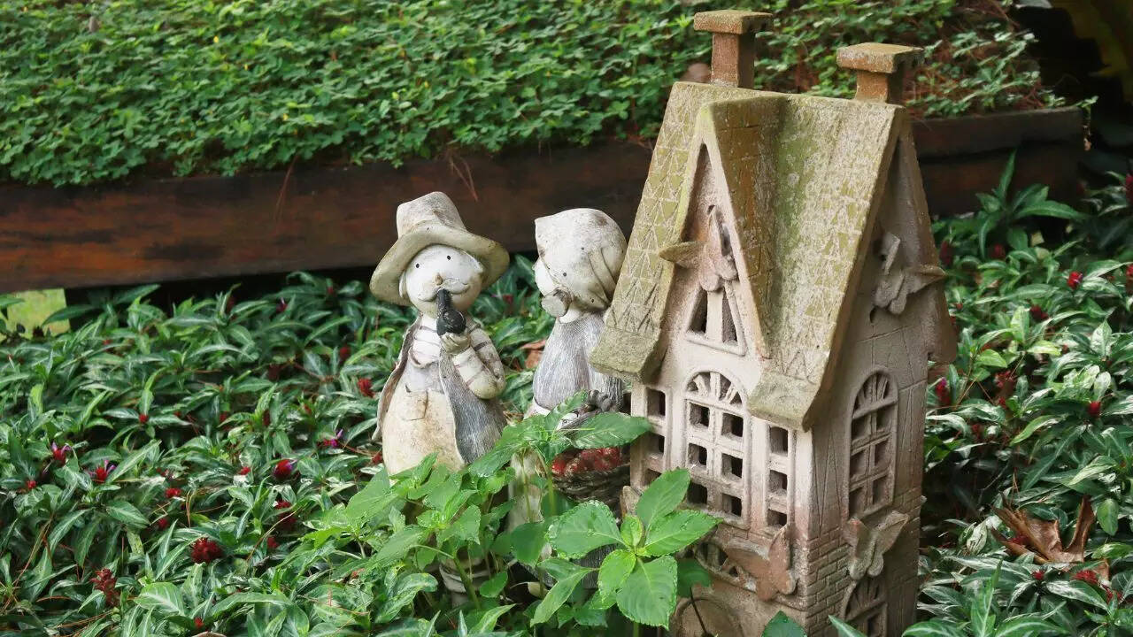 Outdoor decor and garden statues