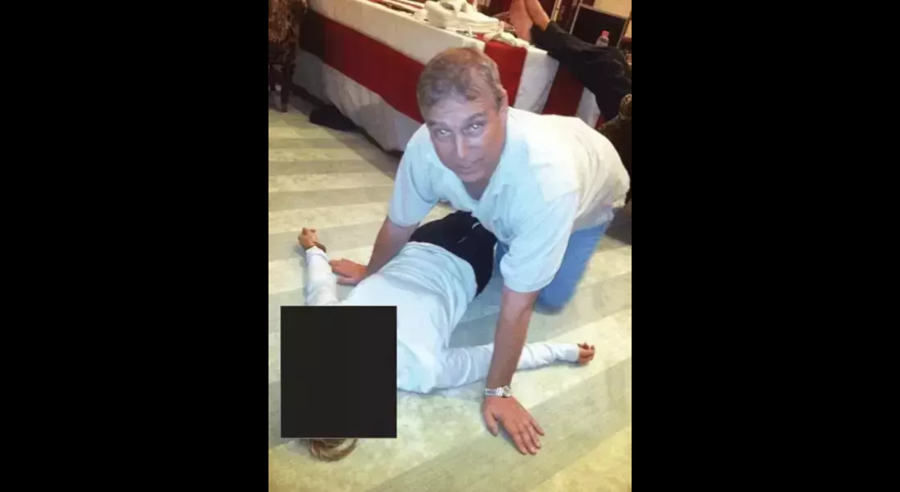 ஆண்ட்ரூ மவுண்ட்பேட்டன்-வின்ட்சரின் புதிய படங்கள் சமீபத்திய எப்ஸ்டீன் கோப்புகளுடன் (DoJ) வெளியிடப்பட்டன.