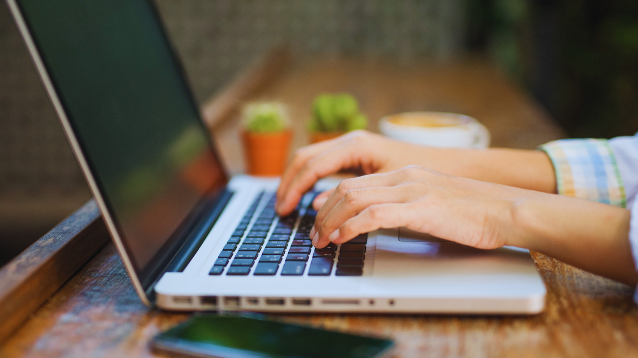 दूर से काम करें