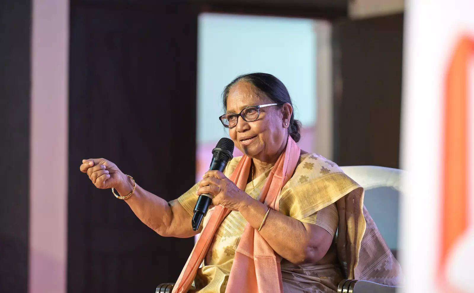 202051219_BanuMushtaq_PuneBookFestival_04-3