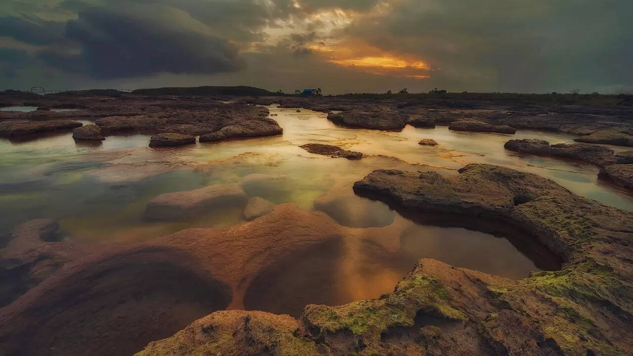 Rock formations near Dainthlen Falls