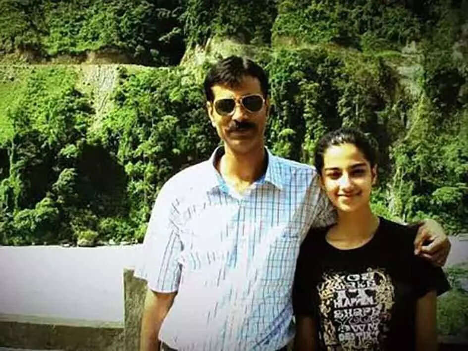 Meenaakshi Chaudhary and father