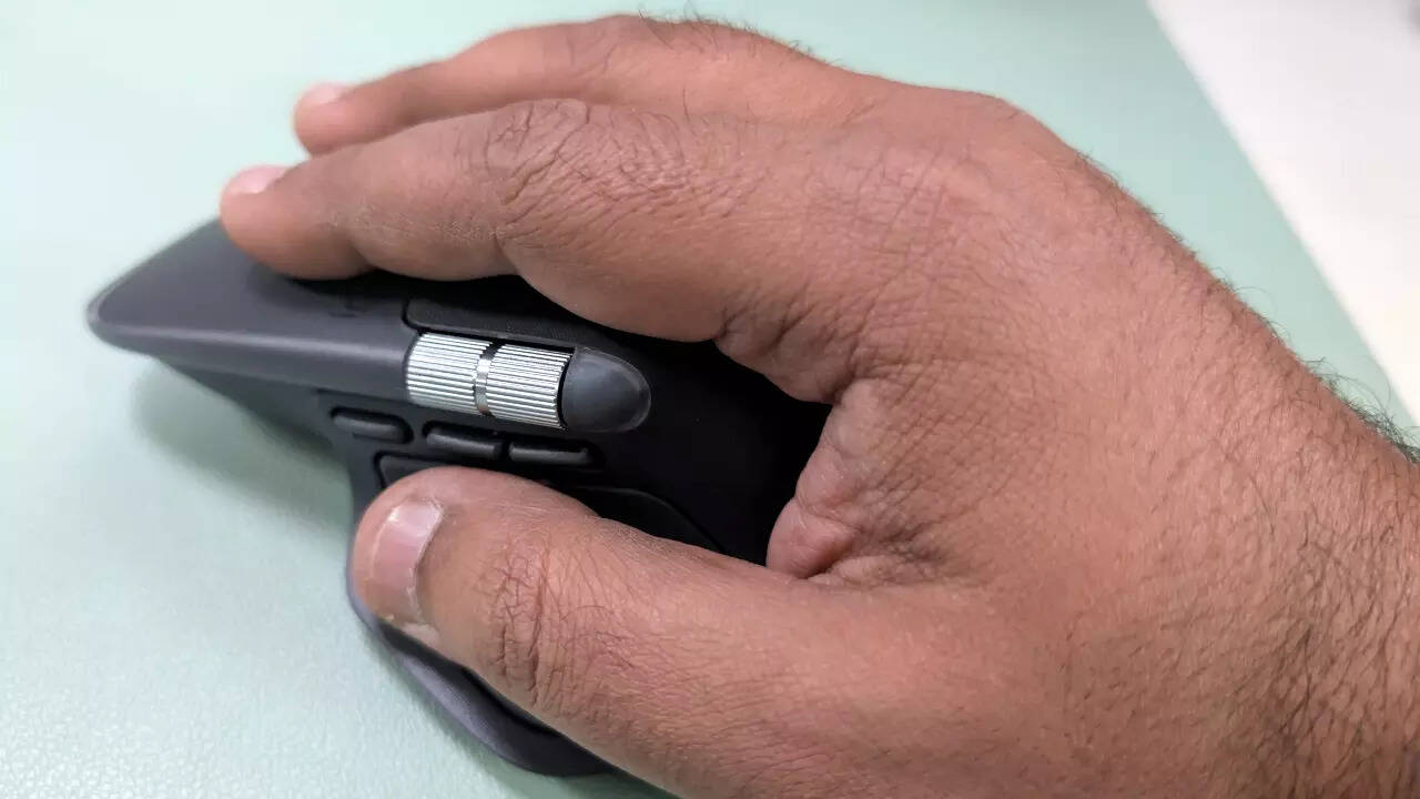 Logitech MX Master 4 grip