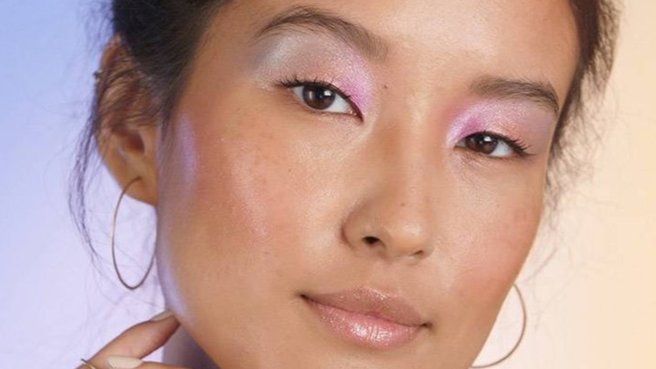 the-makeup-trend-that-celebrates-soft-blended-colour.jpg
