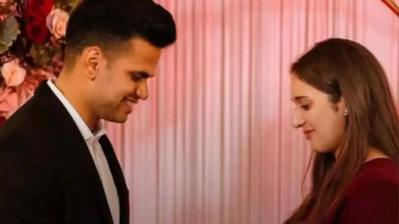 அர்ஜுன் டெண்டுல்கர் மற்றும் சானியா சந்தோக்