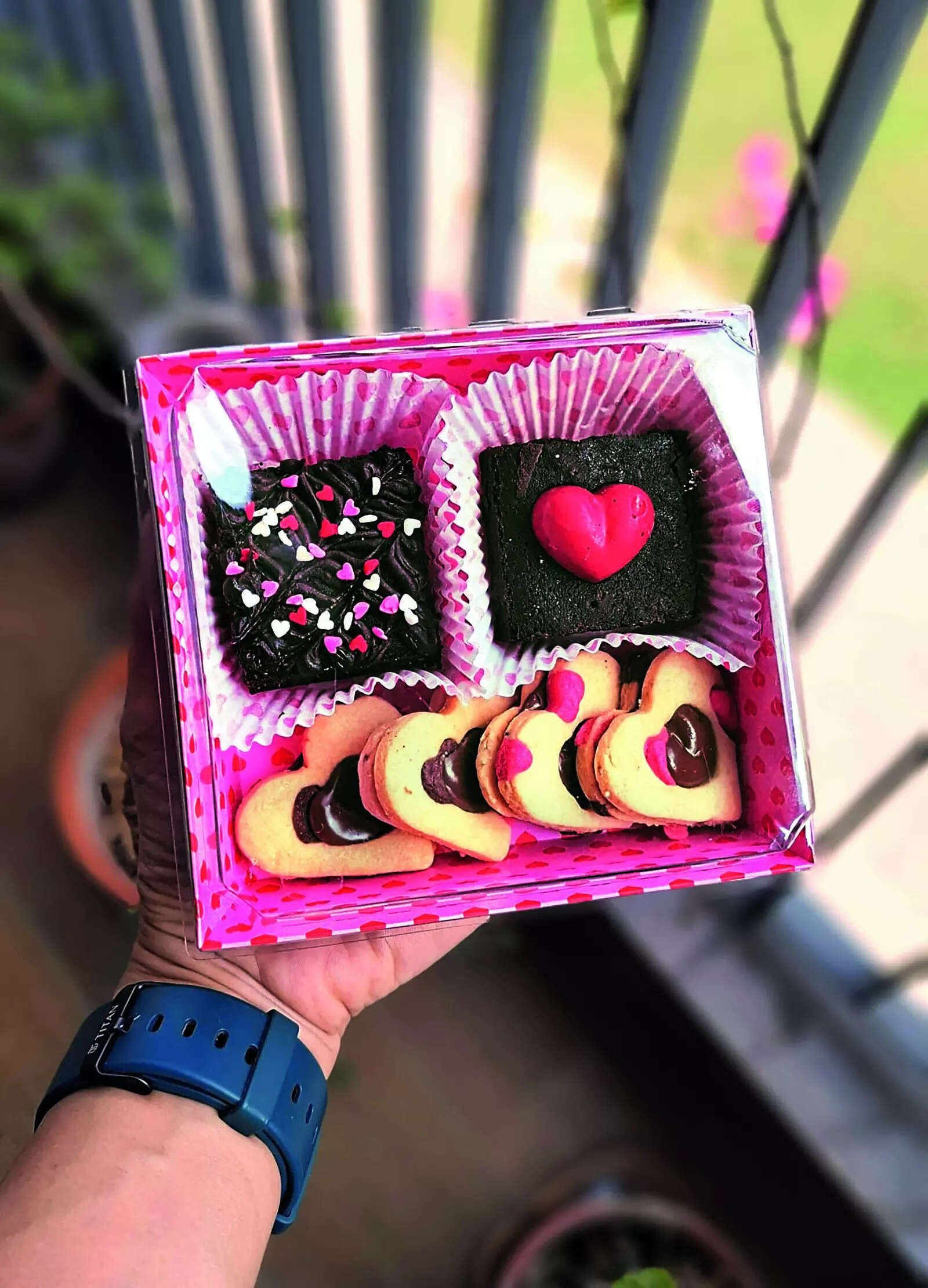 P8_SS_brownie and cookie box