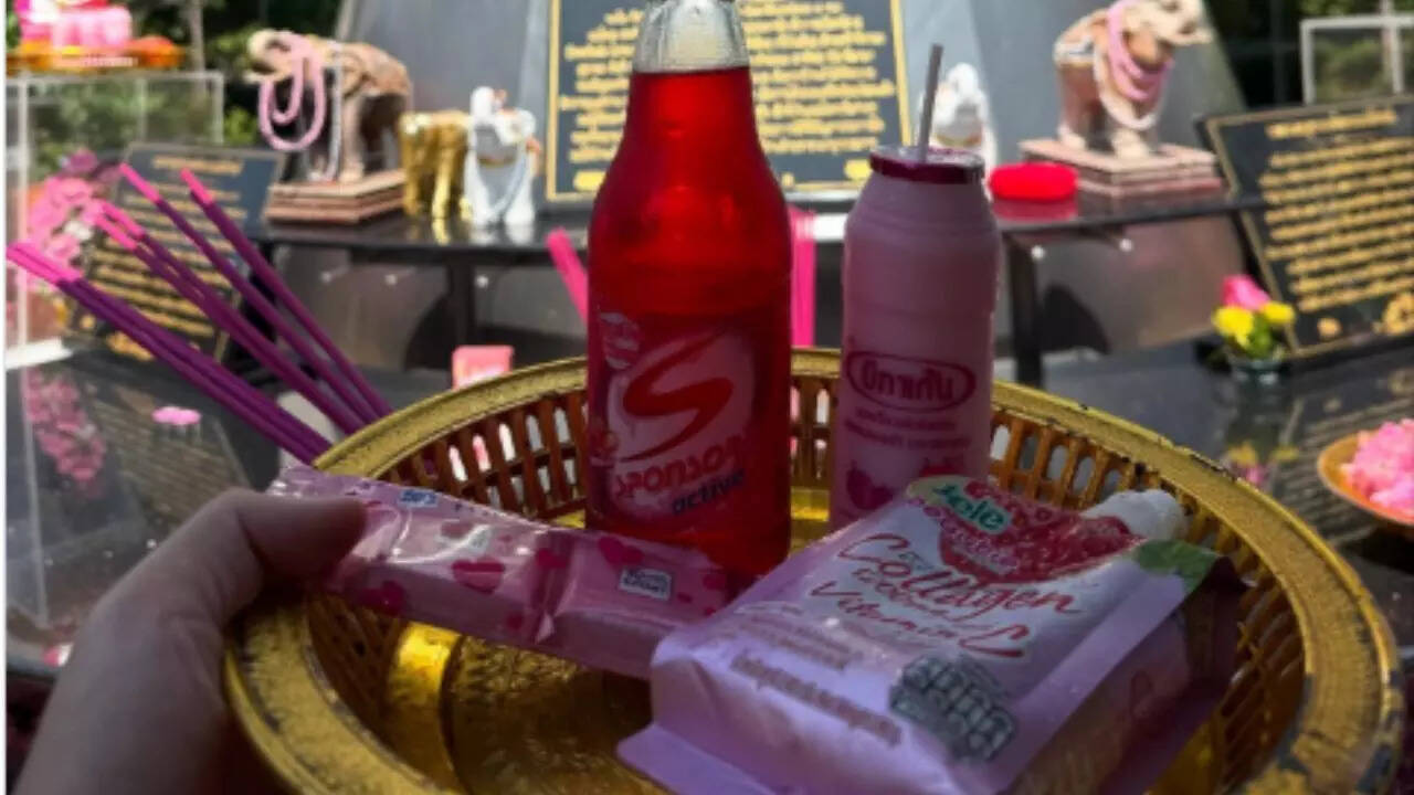 Visitors shared that the goddess loves lotus flowers and the colour pink<br>