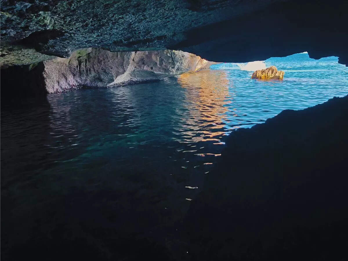 “This is an unwanted Valentine’s Day gift”; world mourns the loss of Italy’s iconic Lovers’ Arch 3 Italy