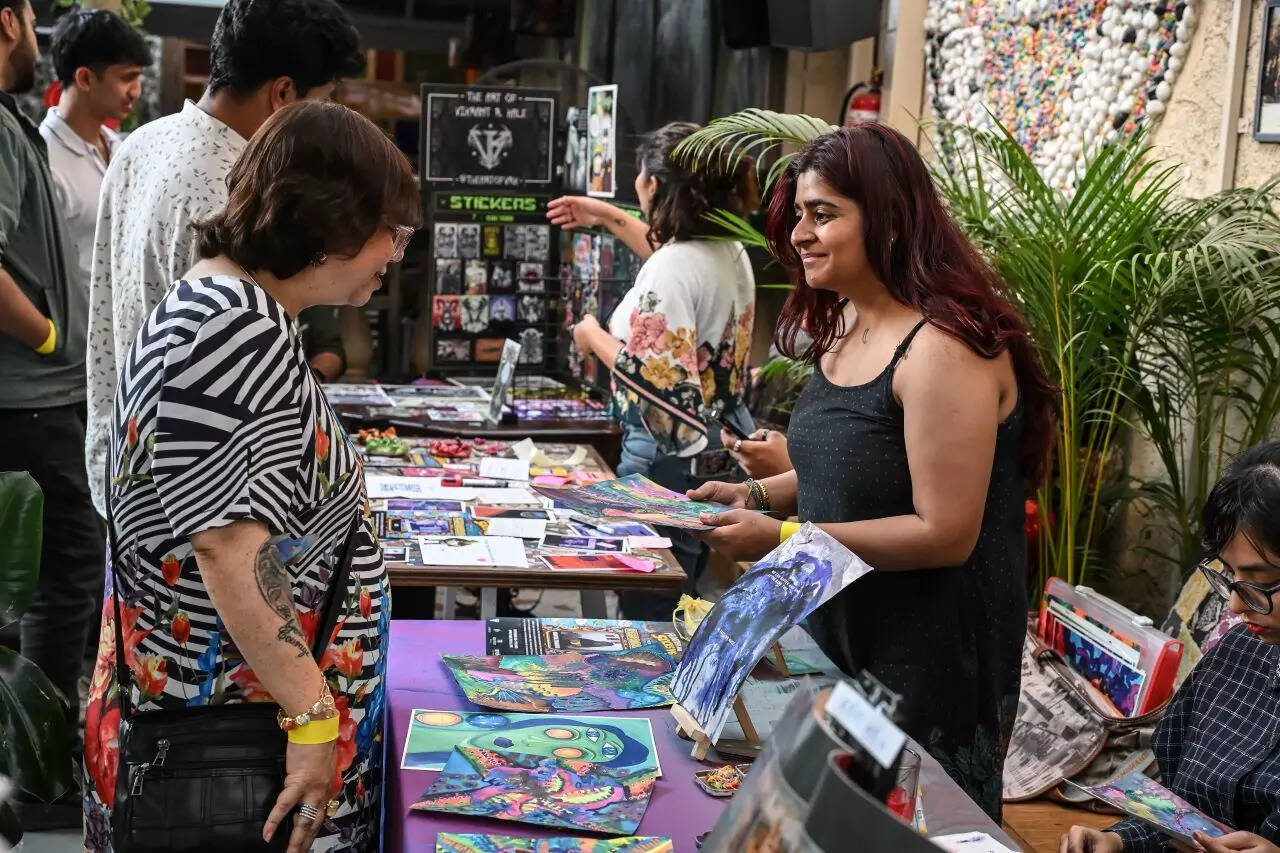 (Photo Jignesh Mistry) FloatersandSocks_119