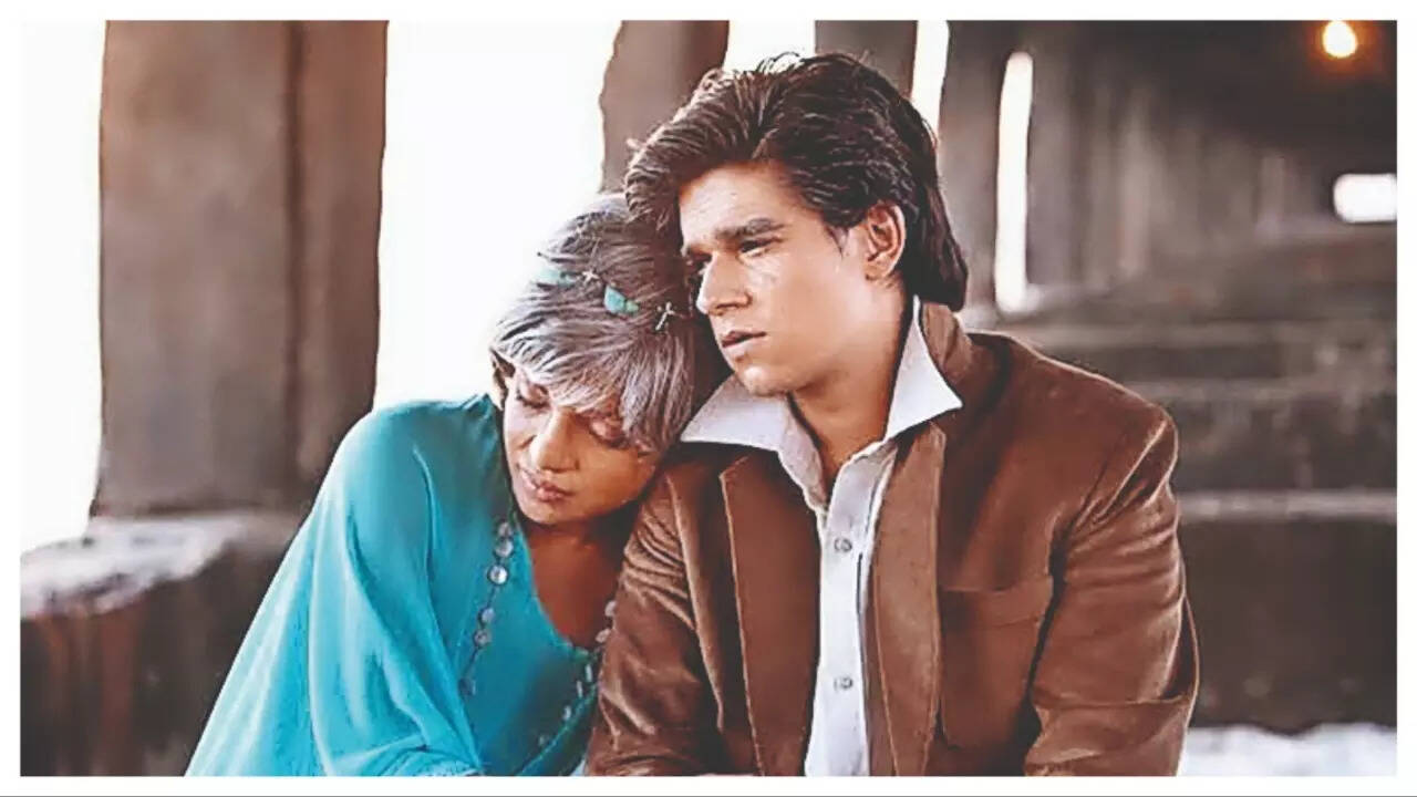 Vivaan with Priyanka Chopra Jonas in a still from 7 Khoon Maaf Vivaan with Priyanka Chopra Jonas in a still from 7 Khoon Maaf
