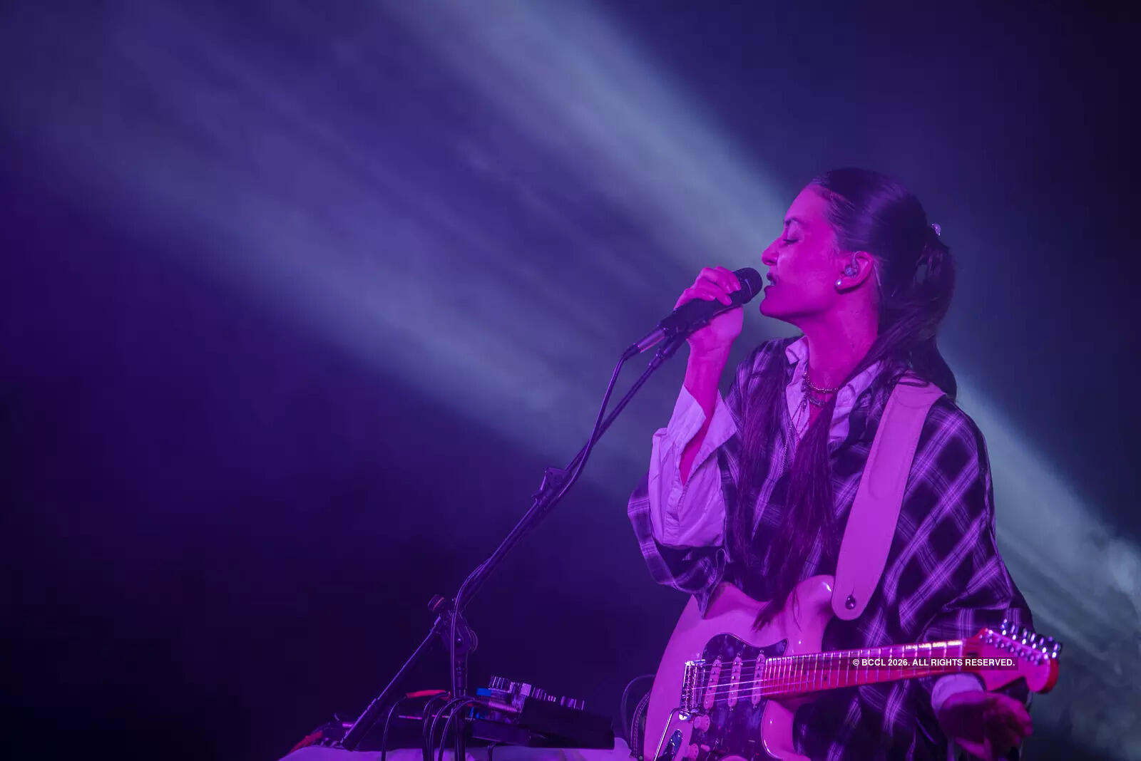 Milan Ring performed tracks including Quicksand, The Sound Of Rain On Dust and River Flows