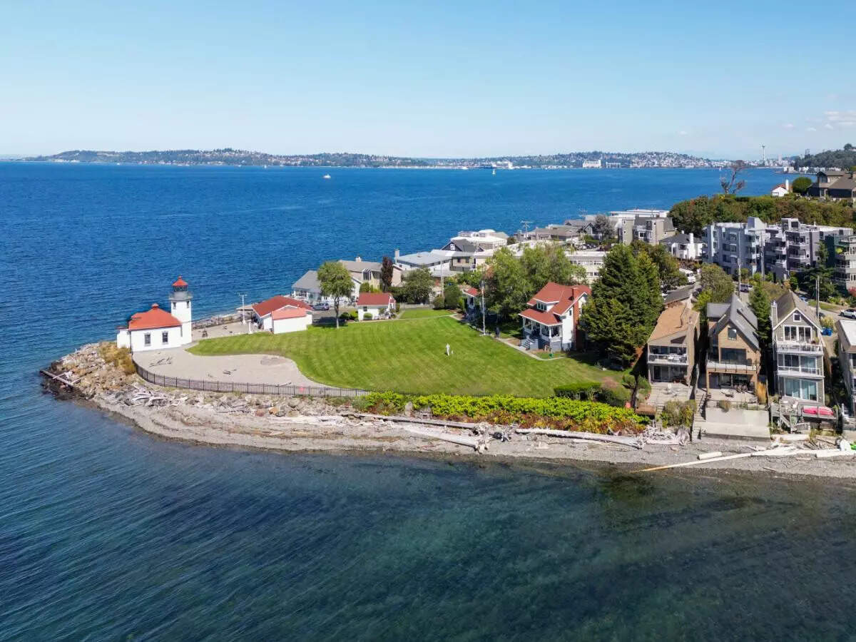 Alki Beach (PC: Rachael Jones)