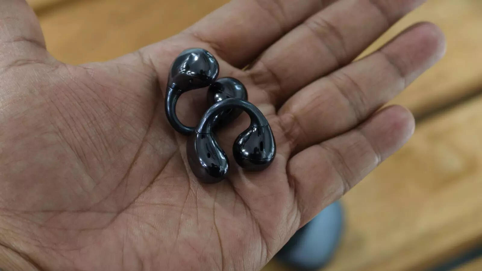 Realme Buds Clip design