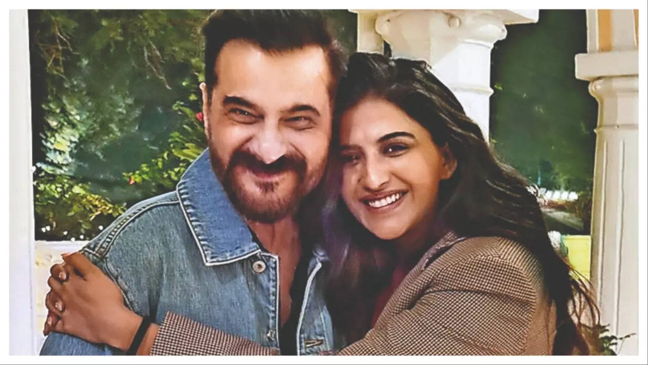 Nimrit with Sanjay Kapoor on the sets of Ab Hoga Hisaab