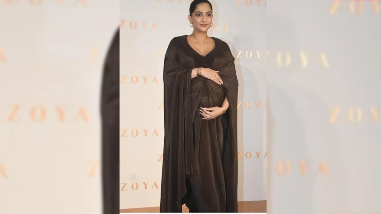 Sonam Kapoor Reinvents Maternity Fashion