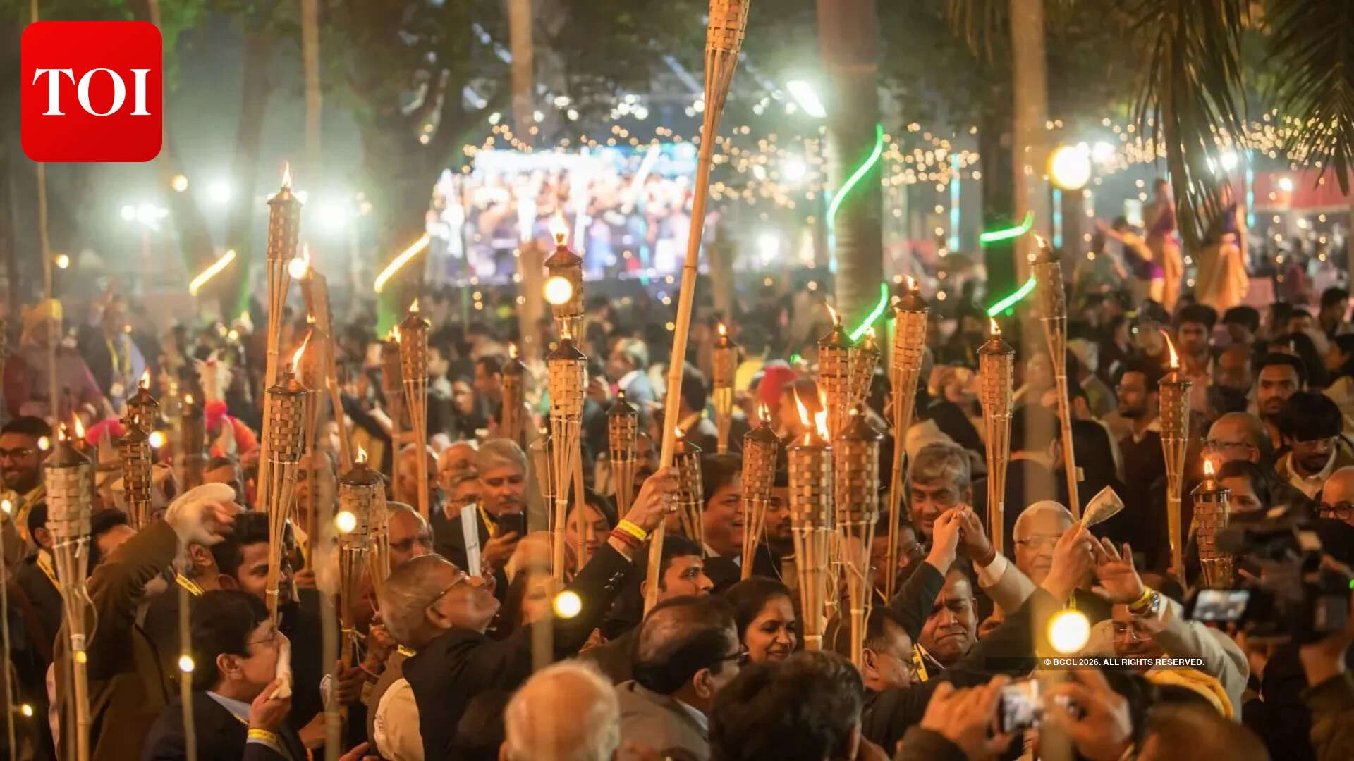 The event featured a ceremonial buggy symbolising its enduring legacy, alongside traditional mashaals lit by alumni – the torchbearers of its heritage
