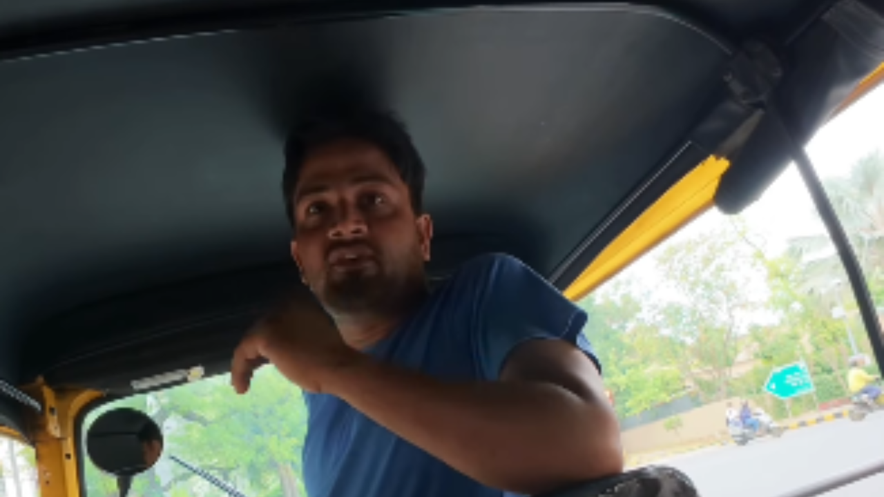 வைரலான கிளிப்பில் இருந்து ஆட்டோ டிரைவர்