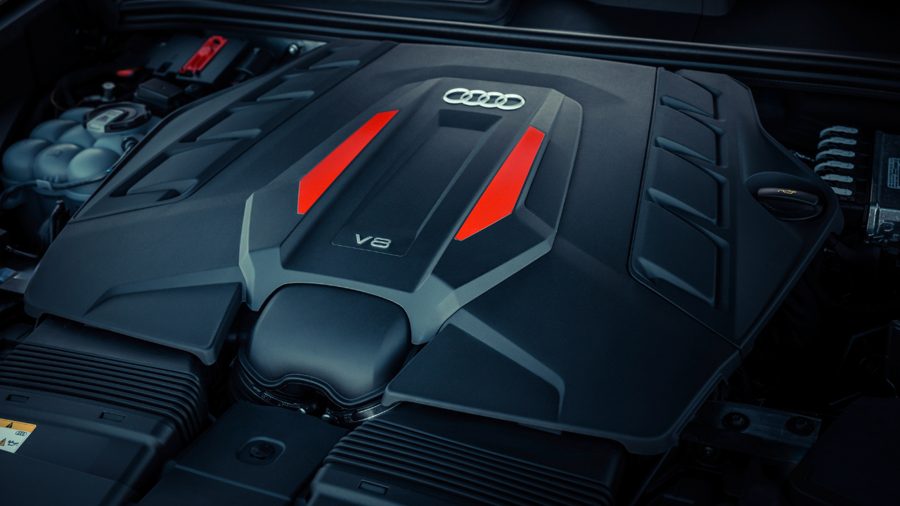SQ8's V8 engine