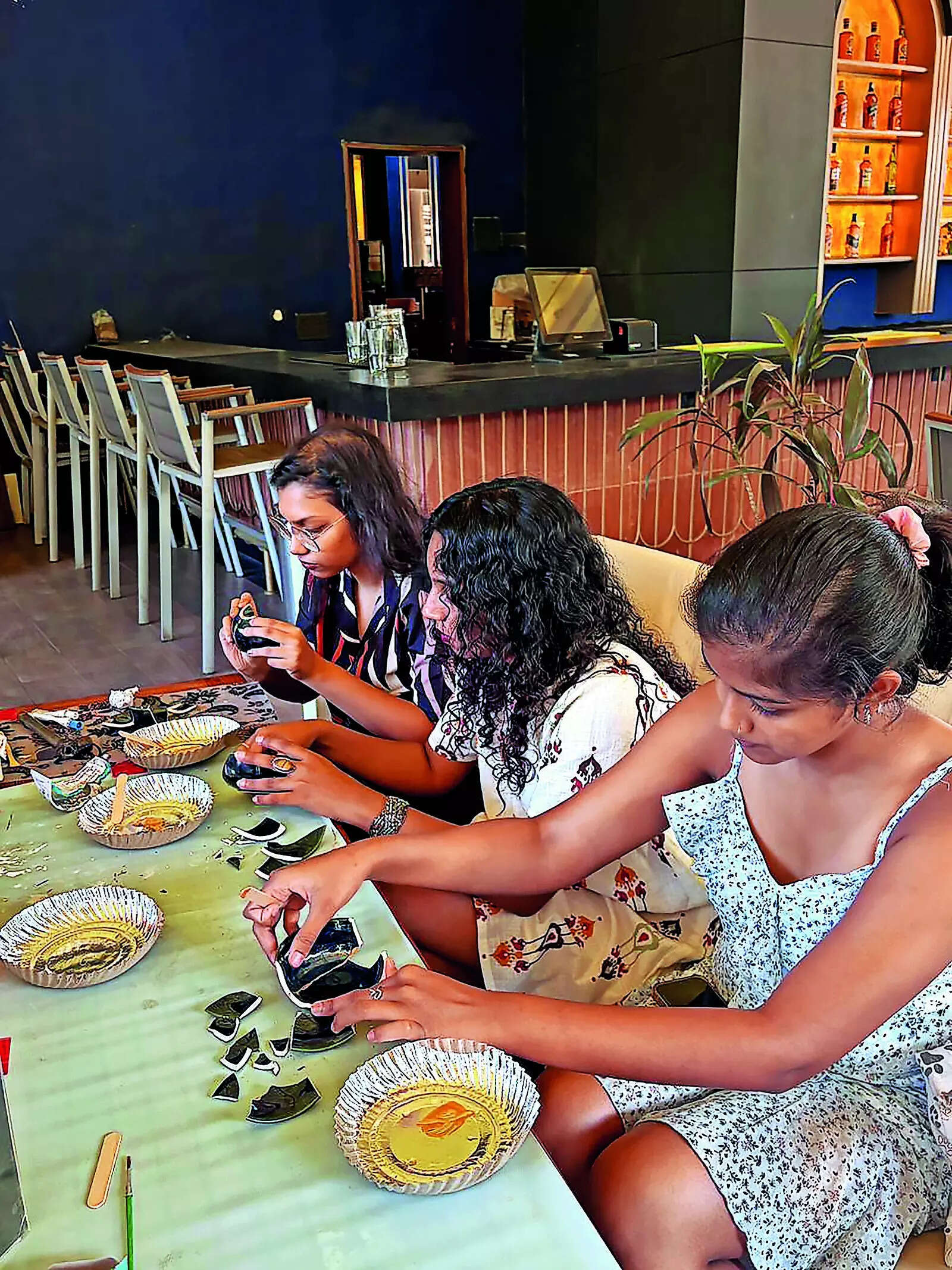 Kintsugi workshops offer a mindful, hands-on experience in the ancient Japanese art of repairing broken pottery with golden lacquer or fast-curing epoxy (@small.world)