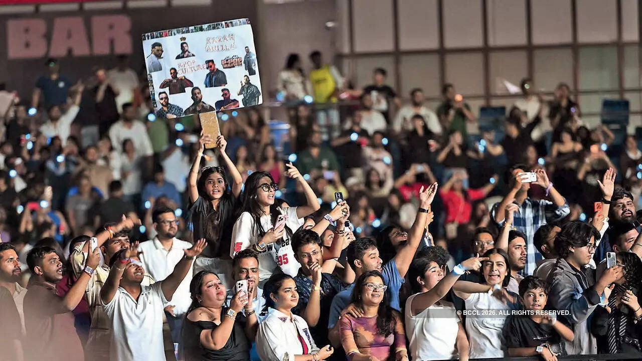 With IMAX-style LED walls projecting high-definition visuals, synchronised drone shows and lighting grids delivering a 360-degree spectacle, the scale of the production stood out. Even  elhi Police joined the buzz, acknowledging a drone-style projection addressed to them on Instagram: “Aujlee iss gesture te assi mar jaan… Appreciate the love. Tussi stage sambhali, asi shehar (sic)”