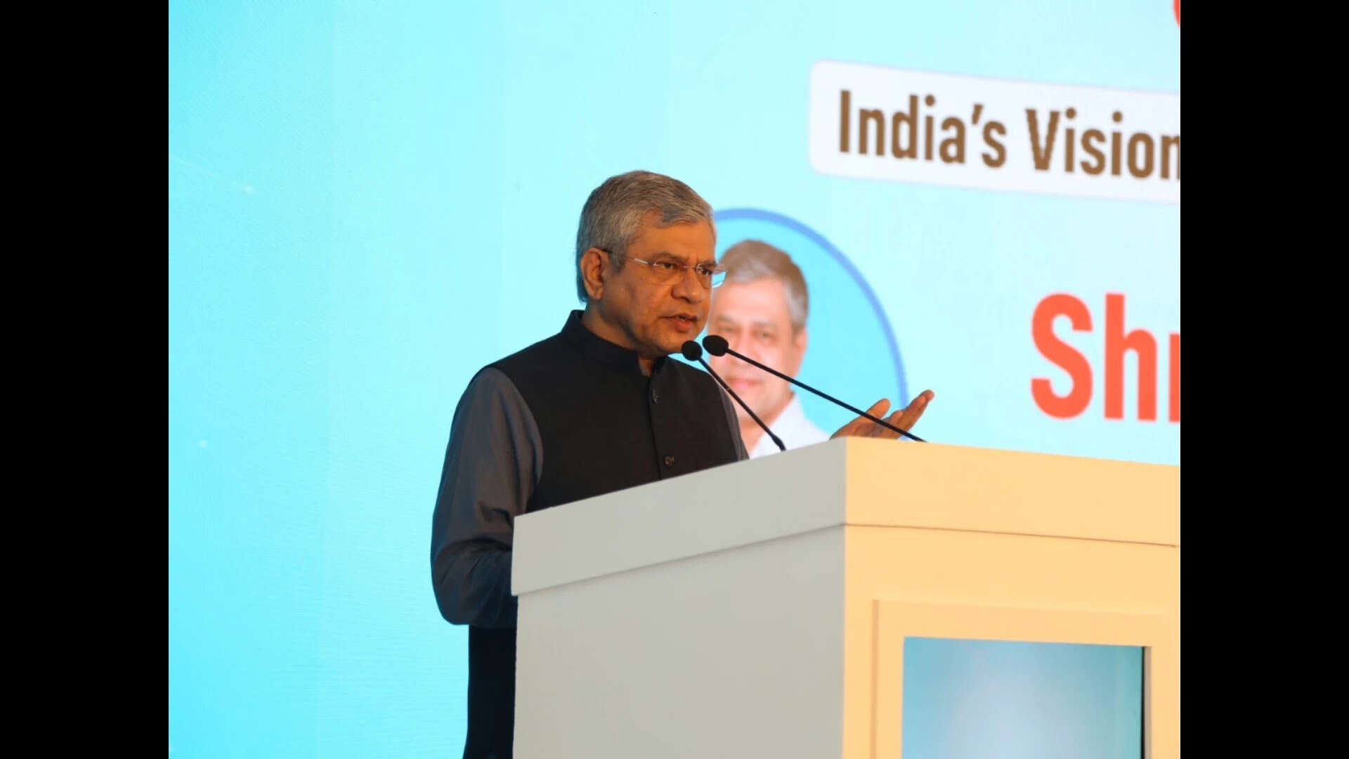 Ashwini Vaishnaw discusses Social Media Revenue Sharing, Online Safety and AI at DNPA Conclave 2026<br>