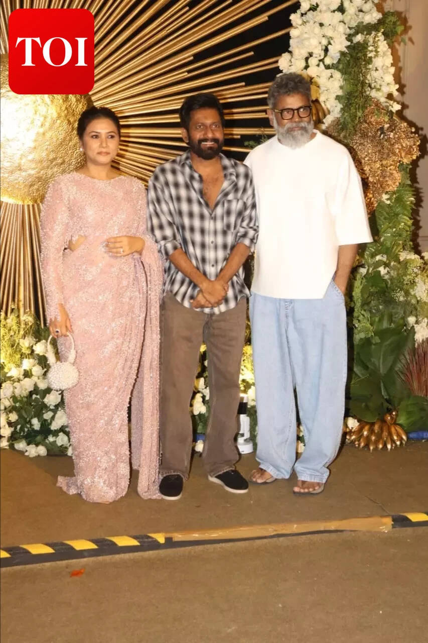 Rashmika Mandanna-Vijay Deverakonda wedding reception: Allu Arjun, Ram Charan, Chiranjeevi, Nagarjuna, Karan Johar, Namrata attend | Telugu Movie News 10 c5362838-db19-4fa2-9f10-eaf29336916e