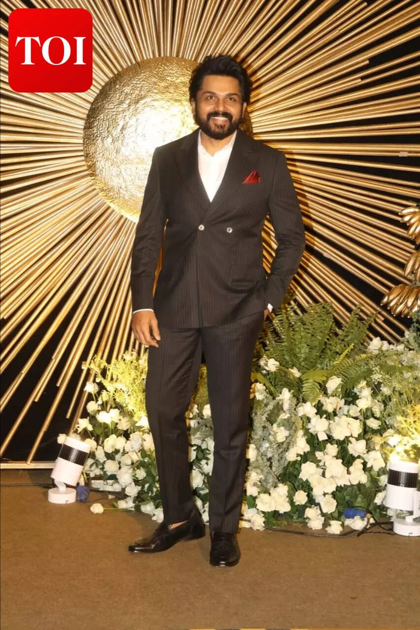 Rashmika Mandanna-Vijay Deverakonda wedding reception: Allu Arjun, Ram Charan, Chiranjeevi, Nagarjuna, Karan Johar, Namrata attend | Telugu Movie News 16 d590e79c-4baa-4566-8c81-cc0fb8cdb88f