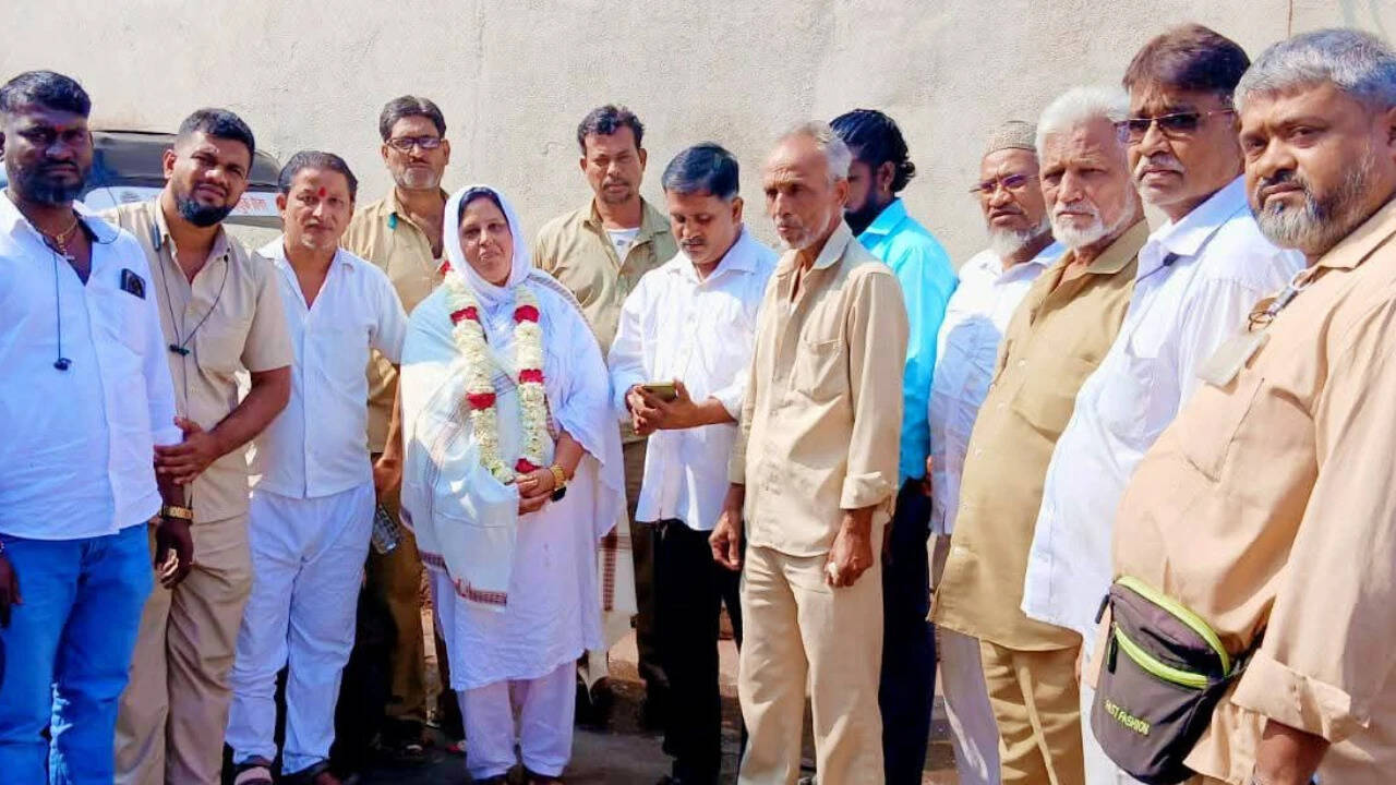 शिरीन अंसारी का उनके ऑटो चालक भाइयों ने स्वागत किया