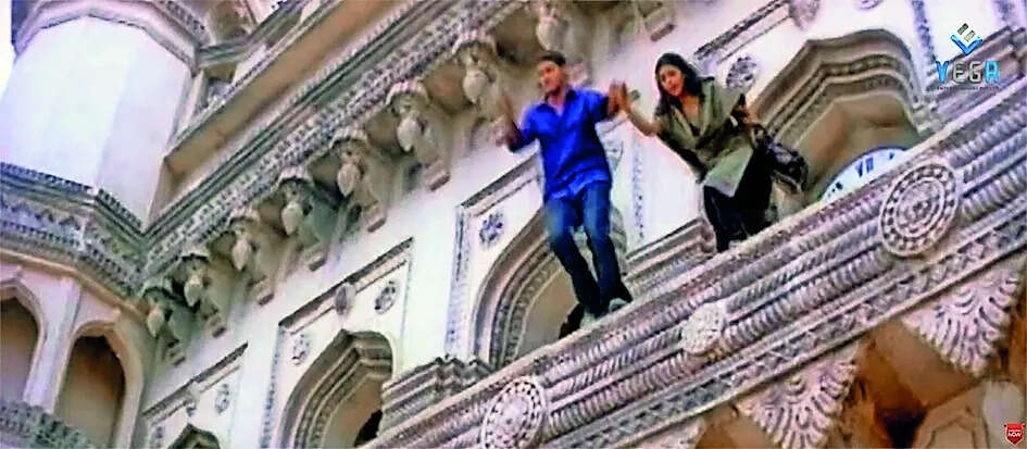 Bhumika in a still from Okkadu performing the stunt