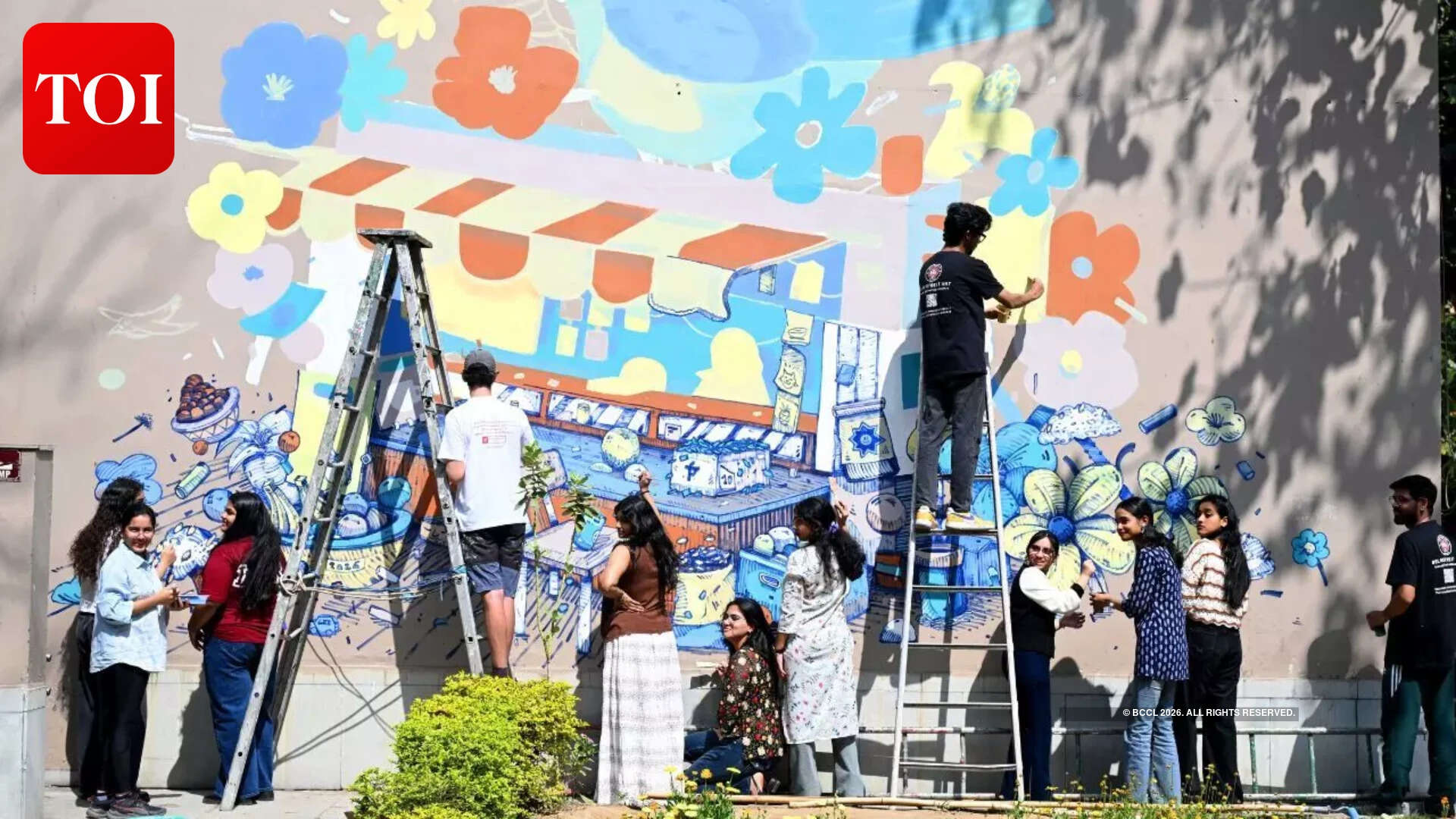 "The artist has been really helpful in telling us how to go about it, how to paint things, and seeing him work has also inspired us," shared Afia Nadeem, second year student of Sociology Hons. at LSR