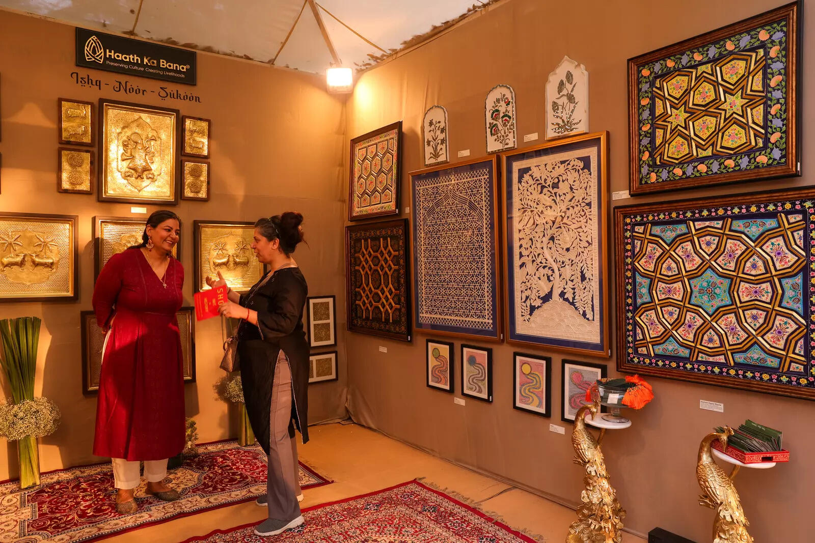 At the Sufi Bazaar, from jamdani, ikat and eri silk apparel to durees and wall hangings blending pichhwai and chitayi crafts, the marketplace was an ode to artisans and homegrown brands rooted in storytelling