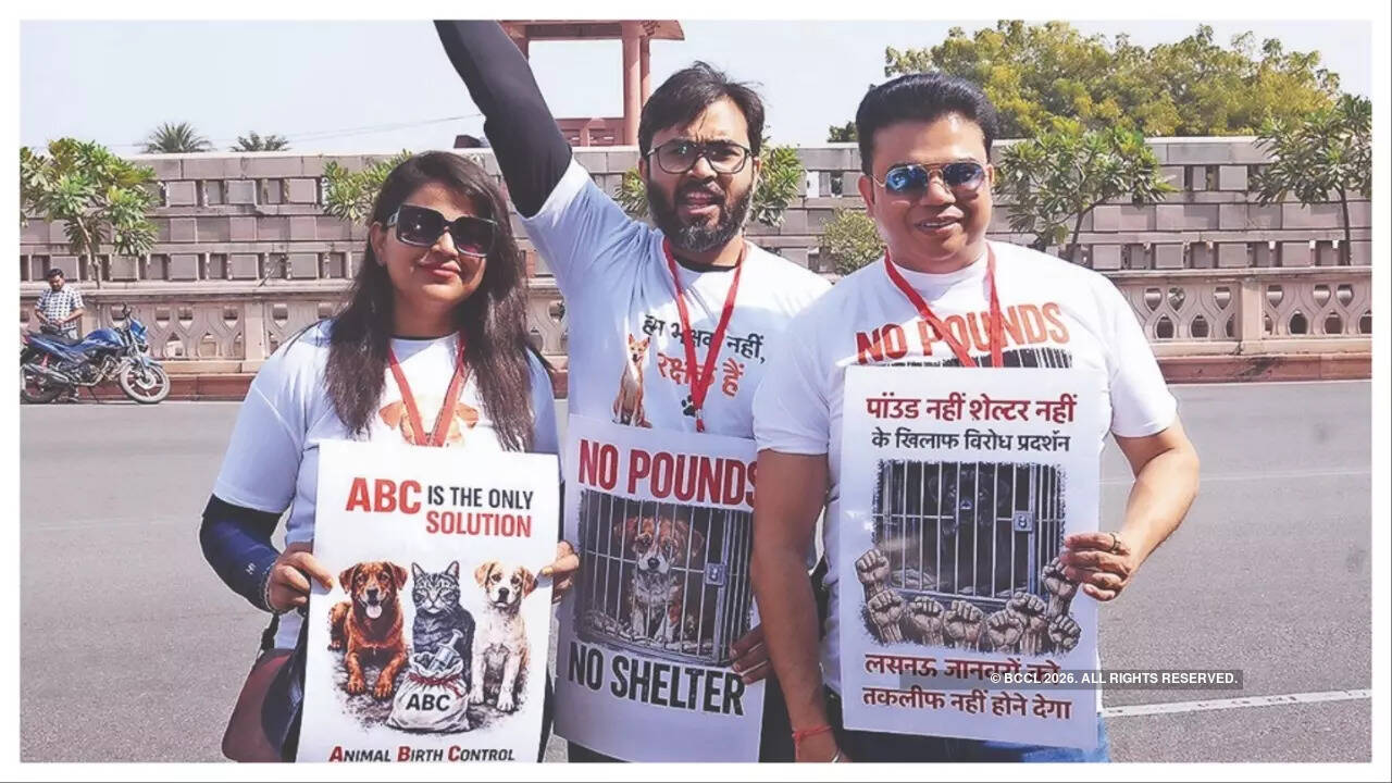 (L-R) Kavita, Abhyanand Mishra & Dr Vivek Biswas