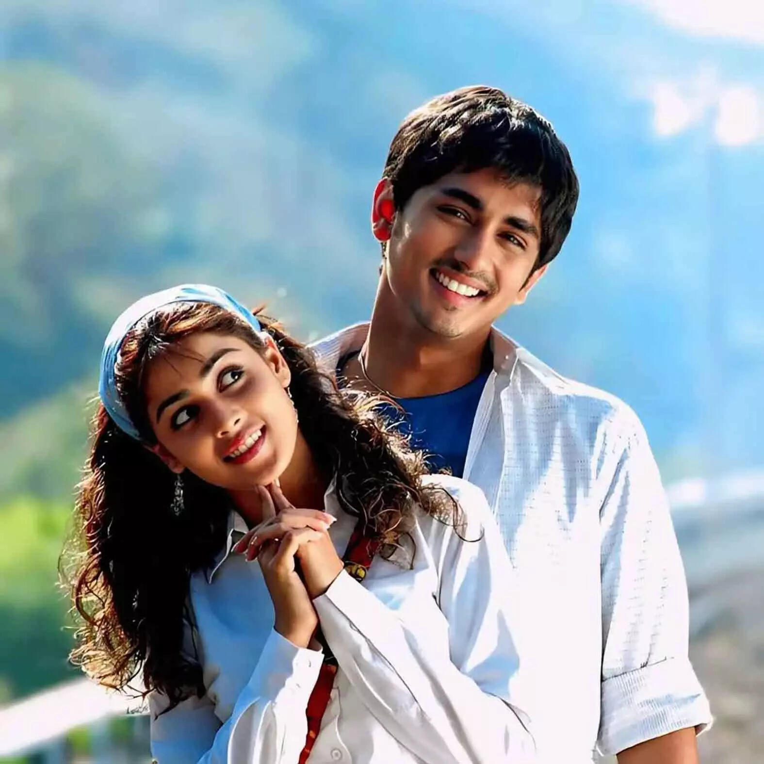 Genelia and Siddharth in Bommarillu (2006)