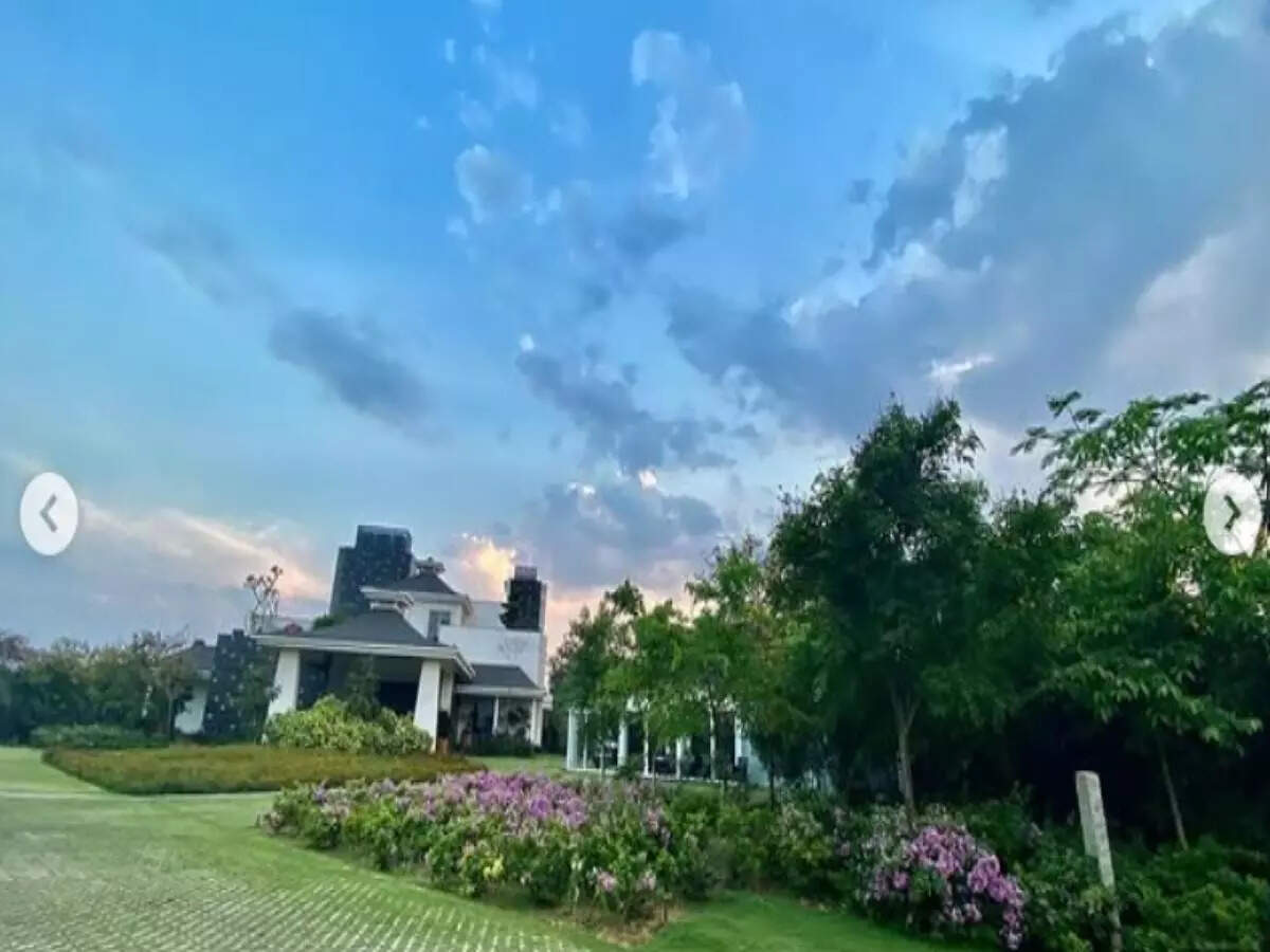 Instagram/sakshisingh_r Dhoni house