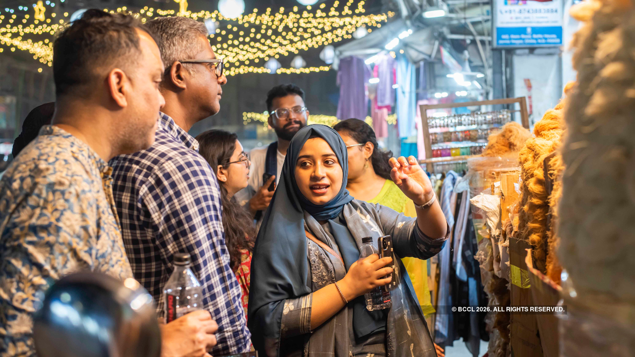 In Zakir Nagar near Jamia Millia Islamia, you’ll find everything from Delhi-style chicken tikka, seekh kebabs and nihari to galawati kebabs, Hyderabadi biryani, haleem chawal, Kashmiri wazwan, and Gulf dishes like shawarma, mandi and kunafa,” says walk leader Saleha In Zakir Nagar near Jamia Millia Islamia, you’ll find everything from Delhi-style chicken tikka, seekh kebabs and nihari to galawati kebabs, Hyderabadi biryani, haleem chawal, Kashmiri wazwan, and Gulf dishes like shawarma, mandi and kunafa,” says walk leader Saleha