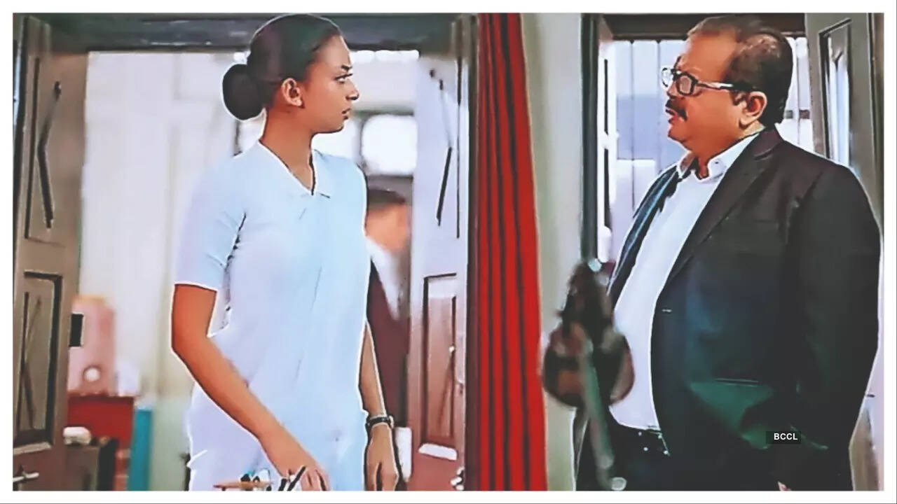 लखनऊवासी अभिजीत सरकार के साथ एक दृश्य में अनुरिमा चक्रवर्ती