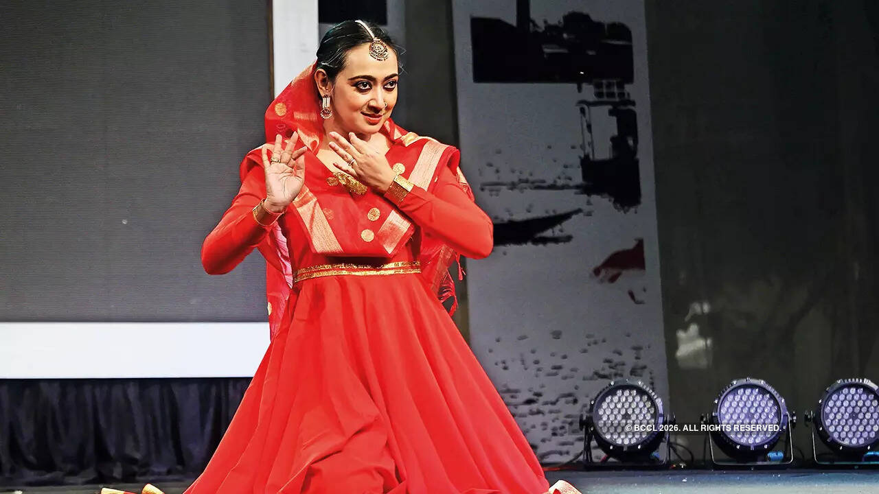 Shruti Ghosh during a story telling kathak performance