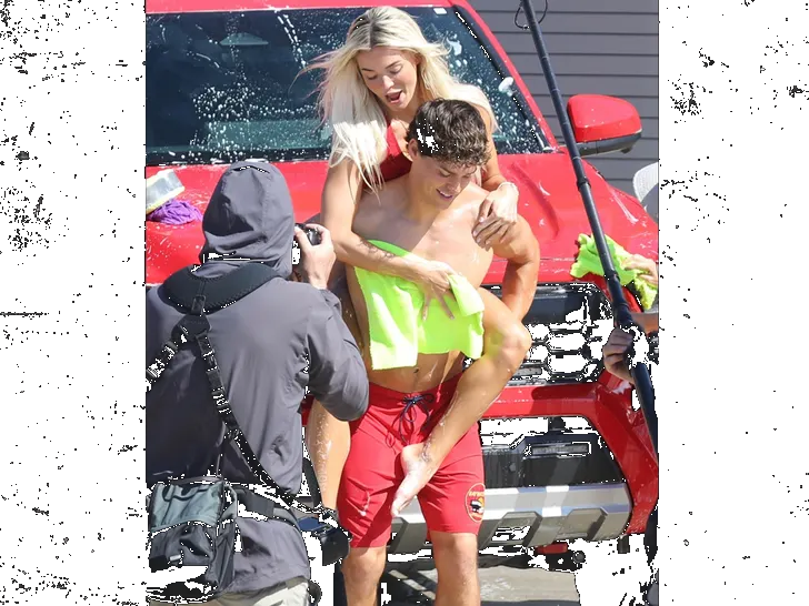 Livvy Dunne and Noah Beck in Baywatch reloaded