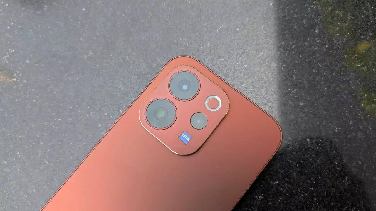 Vivo V70 battery